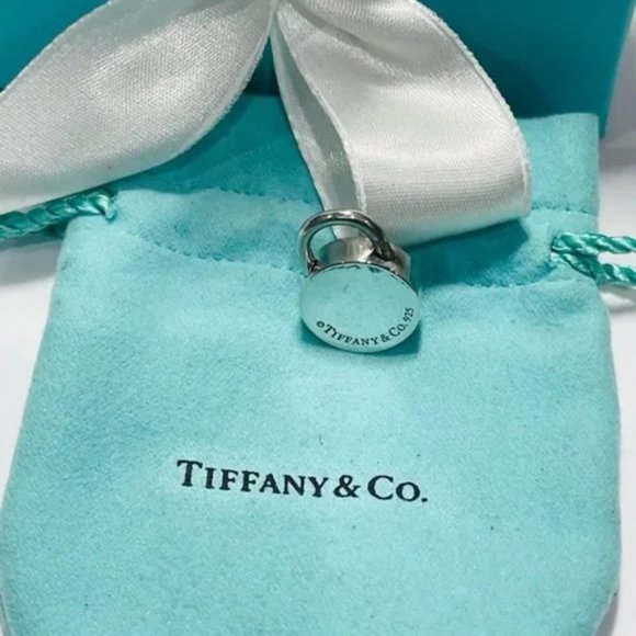 Authentic TIFFANY & CO Retired Sterling Silver Round Padlock Pendant - Picture 3 of 6